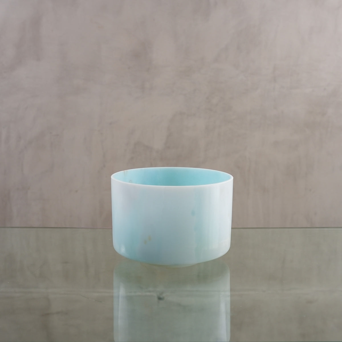 Crystal singing bowl 139145, upright view