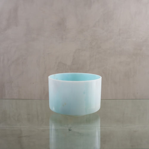 Crystal singing bowl 139145, upright view