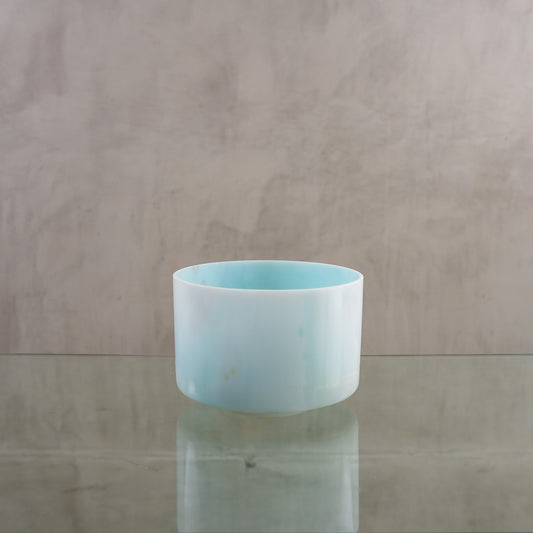 Crystal singing bowl 139145, upright view