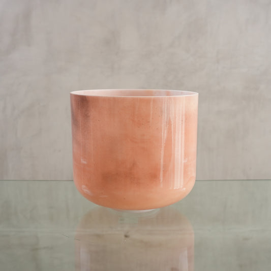 Crystal singing bowl 146698, upright view