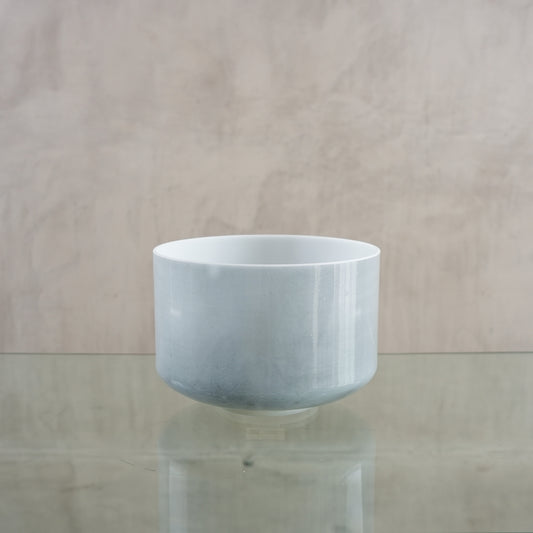 Crystal singing bowl 147070, upright view