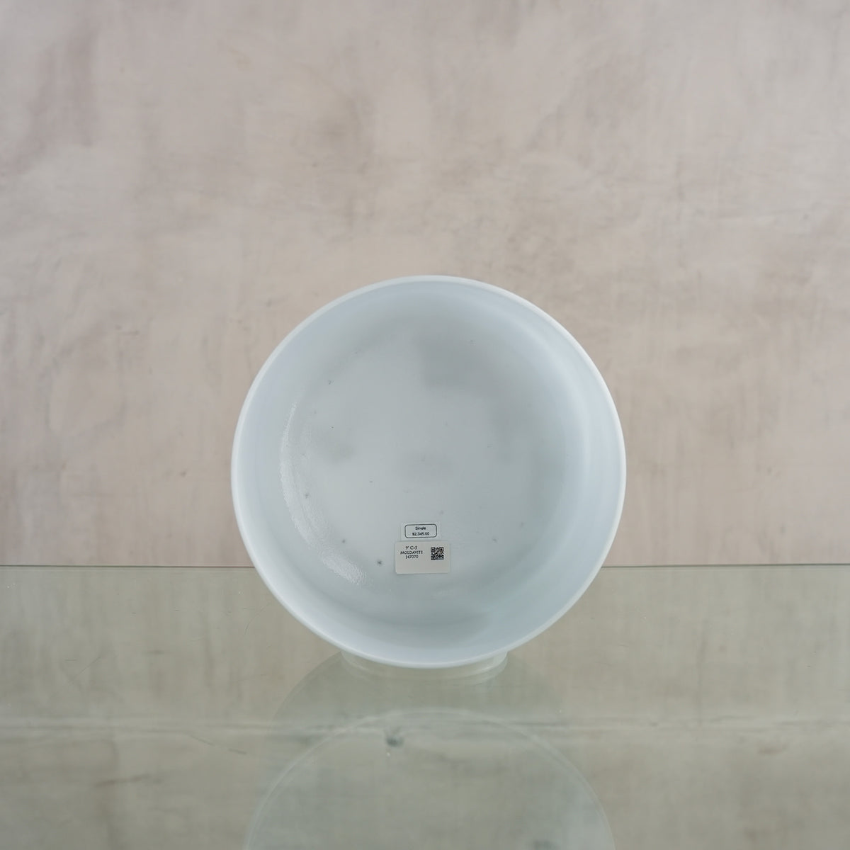 Crystal singing bowl 147070, facing view