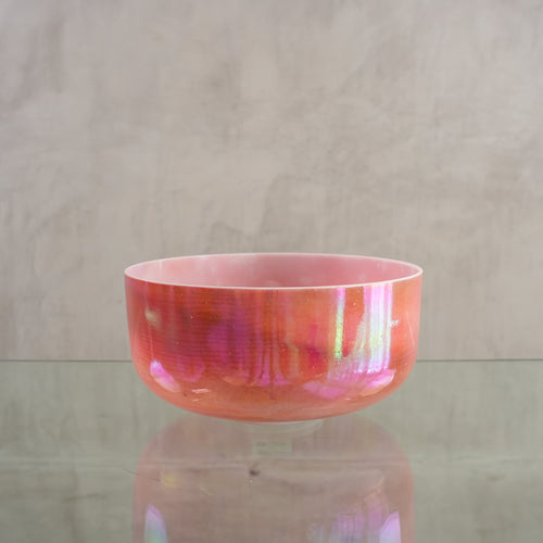 Crystal singing bowl 147975, upright view