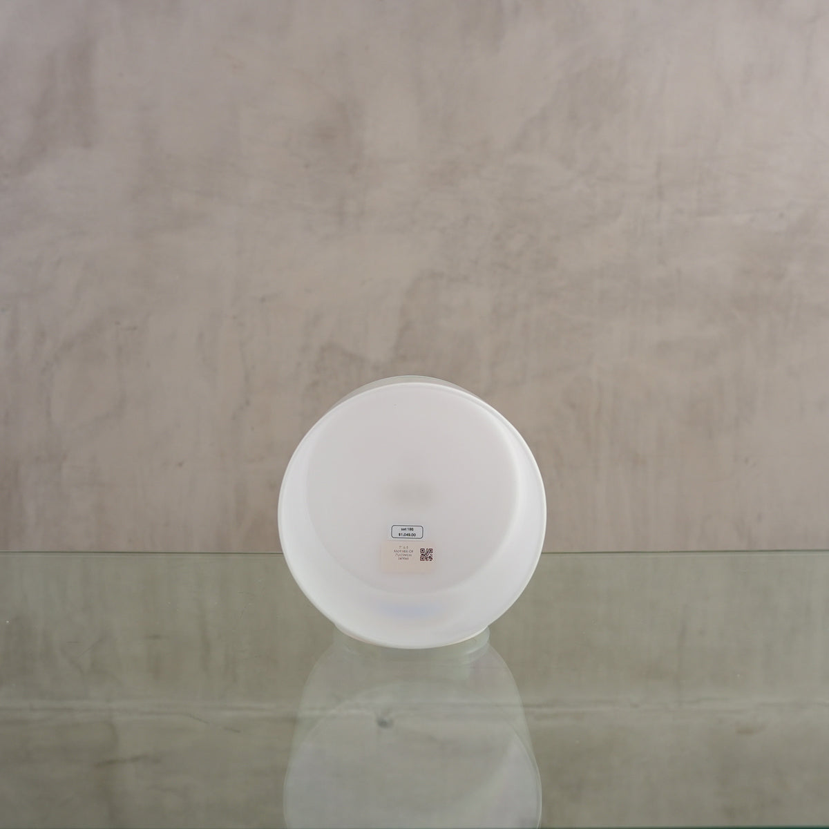 Crystal singing bowl 149060, facing view