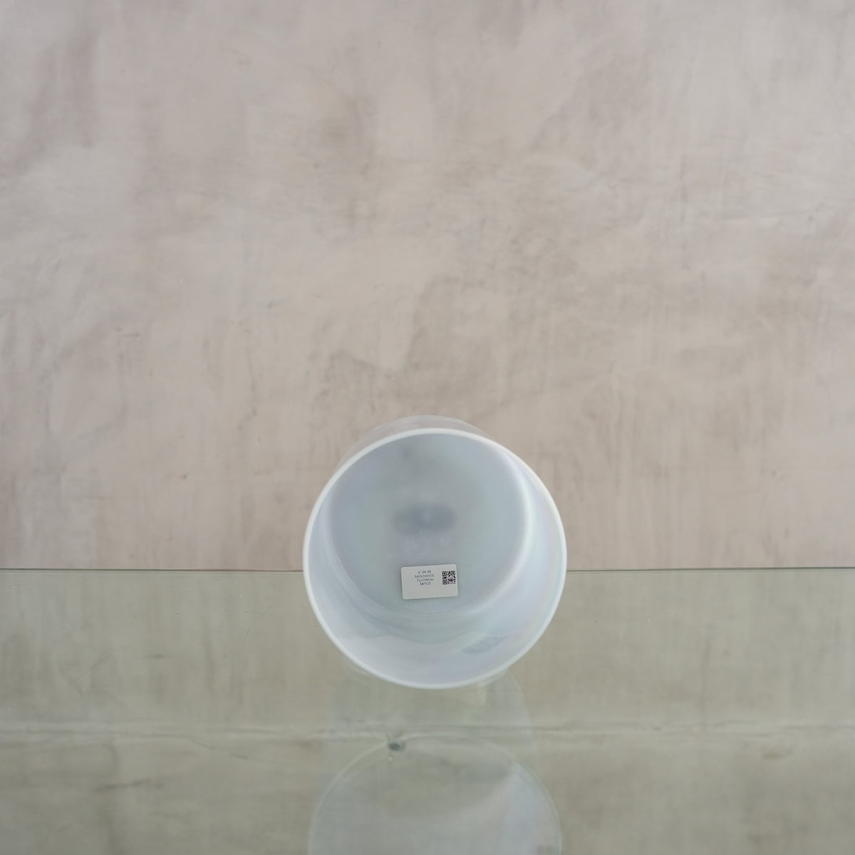 Crystal singing bowl 149123, facing view
