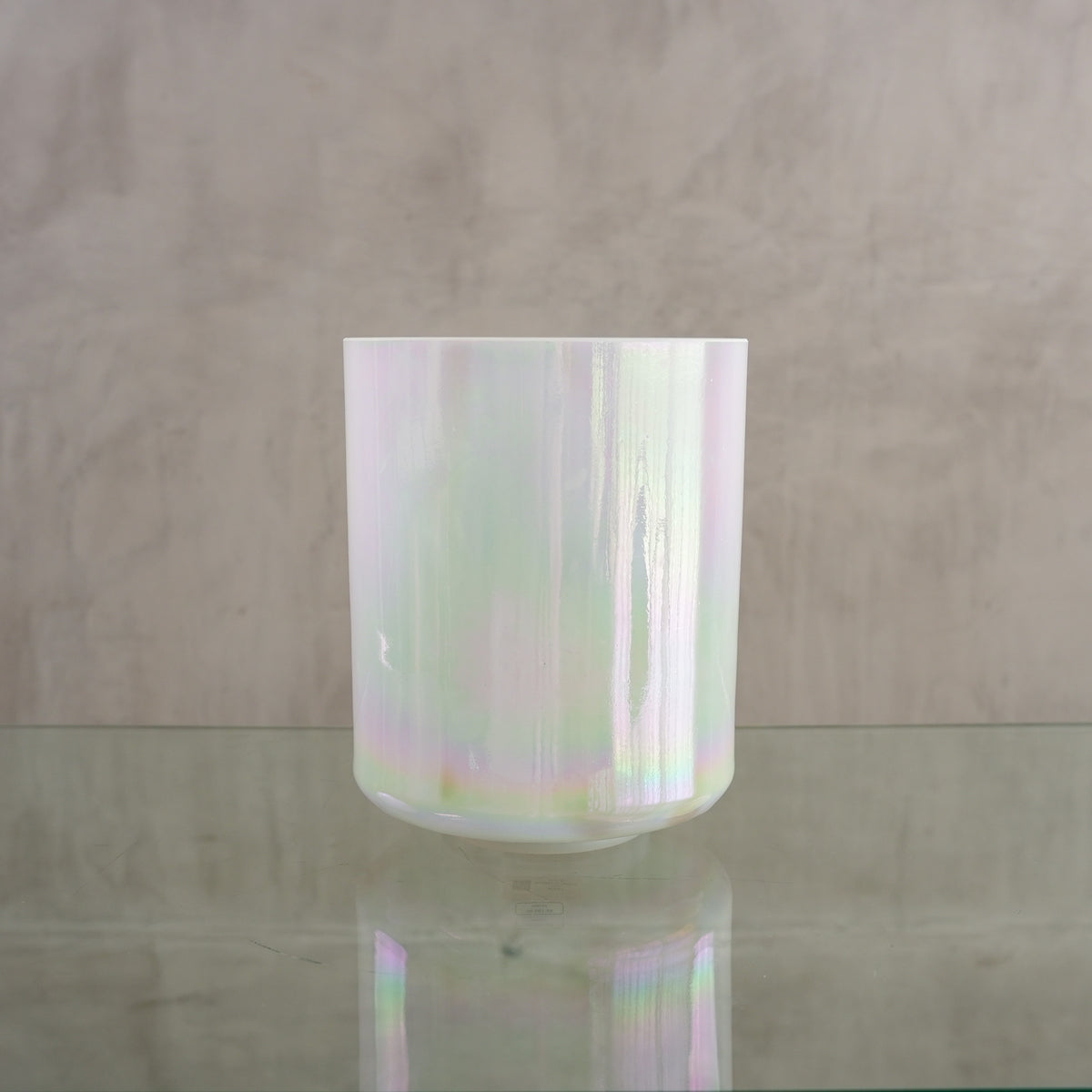Crystal singing bowl 150034, upright view