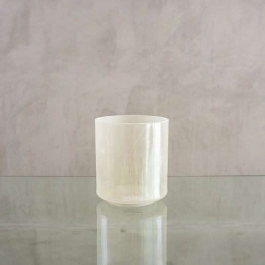 Crystal singing bowl 200034, upright view