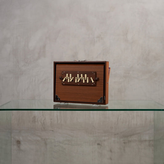 Shruti box