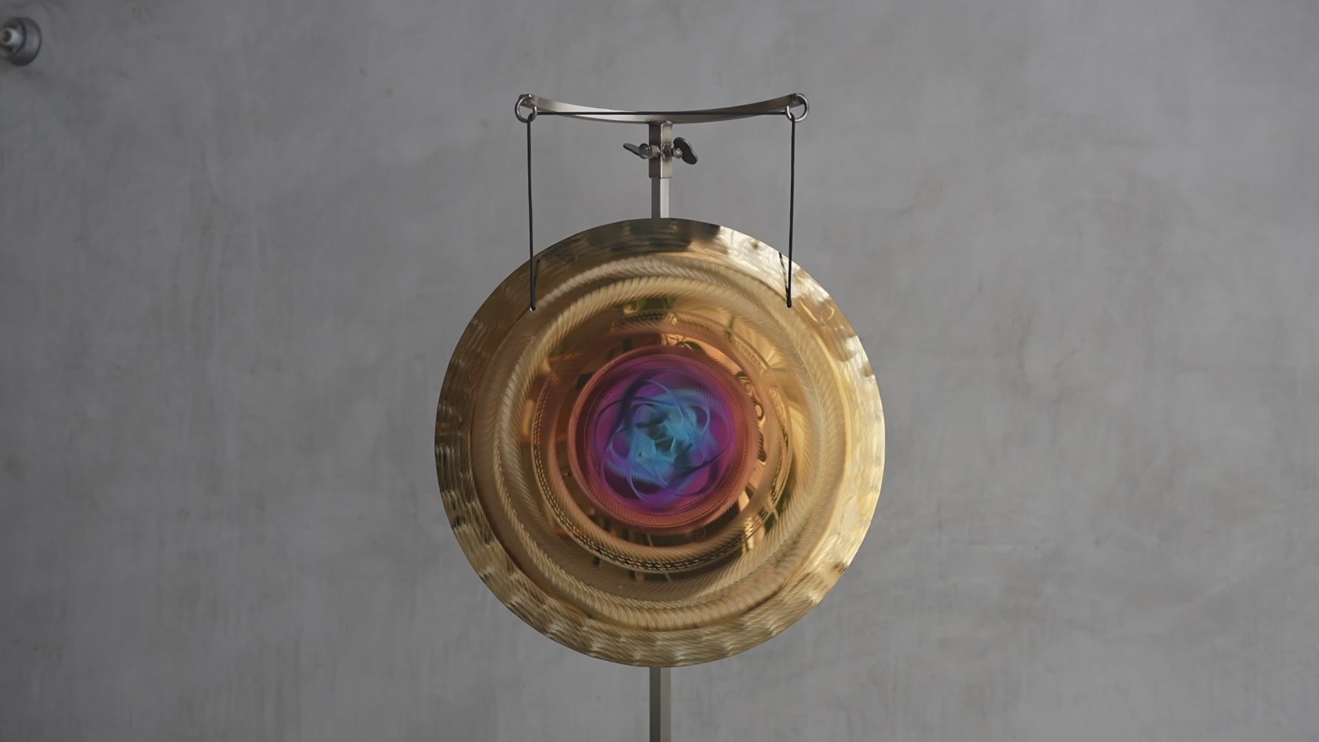 Grotta Sonora 19" Handheld Gong C#0(3) 138Hz | 190067 sound demo