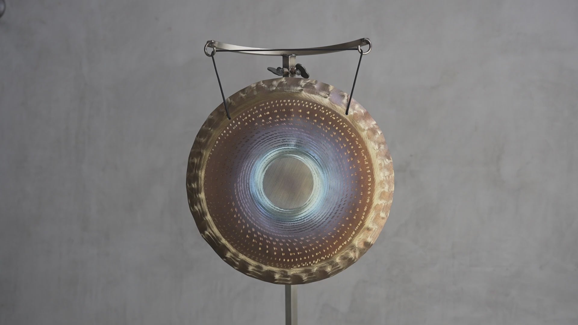 Grotta Sonora 15″ Handheld Gong D+30 (3) 140Hz | 150020 sound demo