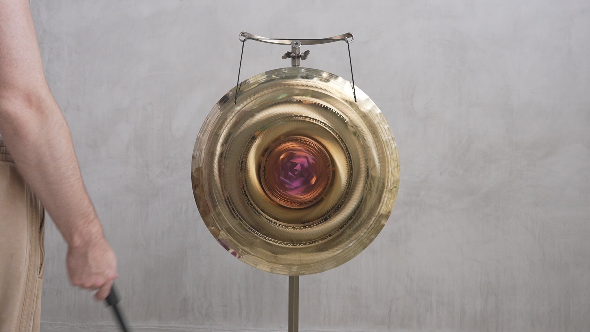 Grotta Sonora 24″ King Gong F/A#0(0) 82Hz | 240018 sound demo
